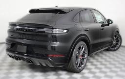Porsche Cayenne GTS Coupe AWD 2026