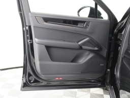 Porsche Cayenne GTS Coupe AWD 2026