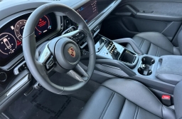 Porsche Cayenne GTS Coupe AWD 2026