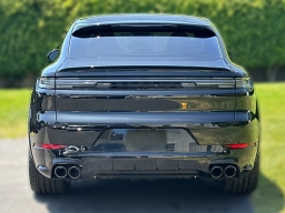Porsche Cayenne GTS Coupe AWD 2026