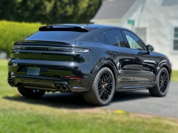 Porsche Cayenne GTS Coupe AWD 2026