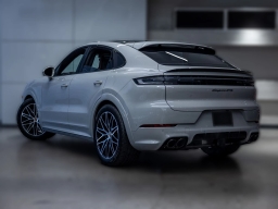 Porsche Cayenne GTS Coupe AWD 2026