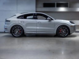 Porsche Cayenne GTS Coupe AWD 2026