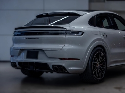 Porsche Cayenne GTS Coupe AWD 2026