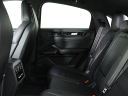 Porsche Cayenne GTS Coupe AWD 2026