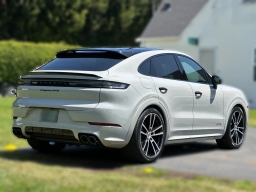 Porsche Cayenne GTS Coupe AWD 2026