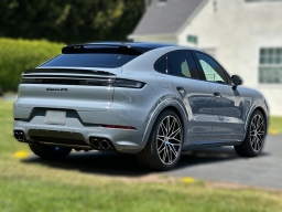 Porsche Cayenne GTS Coupe AWD 2026