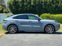 Porsche Cayenne GTS Coupe AWD 2026