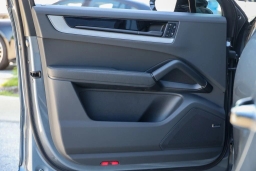 Porsche Cayenne S Coupe AWD 2026