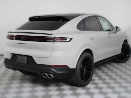 Porsche Cayenne S Coupe AWD 2026