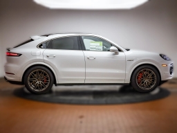 Porsche Cayenne Turbo E-Hybrid Coupe AWD 2026