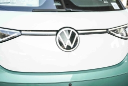 Volkswagen ID. Buzz 1st Edition 4MOTION w/Two-Tone 2025
