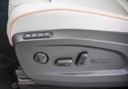 Volkswagen ID. Buzz 1st Edition 4MOTION w/Two-Tone 2025