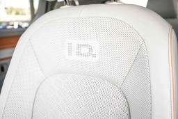Volkswagen ID. Buzz 1st Edition 4MOTION w/Two-Tone 2025