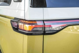 Volkswagen ID. Buzz Pro S Plus 4MOTION w/Two-Tone 2025