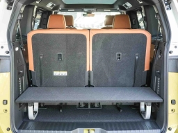 Volkswagen ID. Buzz Pro S Plus 4MOTION w/Two-Tone 2025