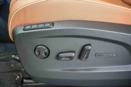 Volkswagen ID. Buzz Pro S Plus 4MOTION w/Two-Tone 2025