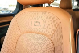 Volkswagen ID. Buzz Pro S Plus 4MOTION w/Two-Tone 2025