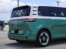 Volkswagen ID. Buzz Pro S Plus 4MOTION w/Two-Tone 2025