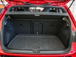 Volkswagen Golf GTI SE 2.0T DSG 2026