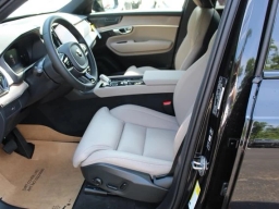 Volvo XC90 Ultra Dark Theme B6 AWD 6-Seater 2026