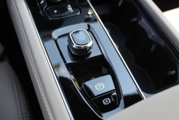 Volvo XC90 Ultra Dark Theme B6 AWD 6-Seater 2026