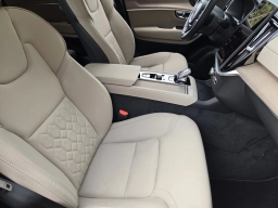 Volvo XC90 Plus B6 AWD 7-Seater 2026