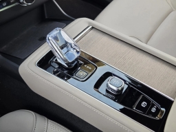Volvo XC90 Plus B6 AWD 7-Seater 2026