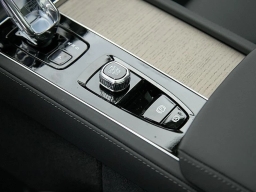 Volvo XC90 Plus B6 AWD 7-Seater 2026