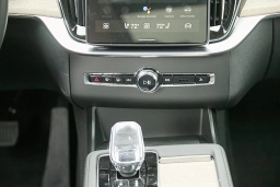 Volvo XC90 Plus B6 AWD 7-Seater 2026