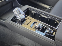 Volvo XC90 Plus B6 AWD 7-Seater 2026