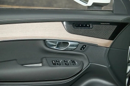 Volvo XC90 Plus B6 AWD 7-Seater 2026