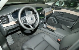 Volvo XC90 Plus B6 AWD 7-Seater 2026