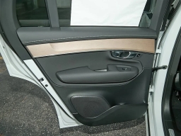 Volvo XC90 Plus B6 AWD 7-Seater 2026