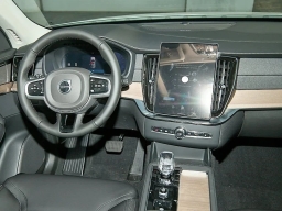 Volvo XC90 Plus B6 AWD 7-Seater 2026