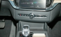 Volvo XC90 Plus B6 AWD 7-Seater 2026
