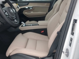 Volvo XC90 Ultra Dark Theme B6 AWD 7-Seater 2026