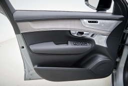 Volvo XC90 Ultra Dark Theme B6 AWD 7-Seater 2026