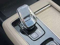 Volvo XC90 Ultra Dark Theme B6 AWD 7-Seater 2026