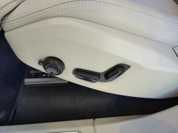 Volvo XC90 Ultra Dark Theme B6 AWD 7-Seater 2026