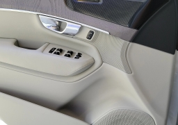 Volvo XC90 Ultra Dark Theme B6 AWD 7-Seater 2026