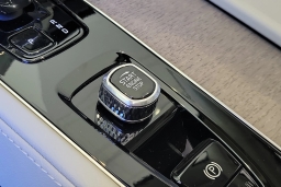 Volvo XC90 Ultra Dark Theme B6 AWD 7-Seater 2026