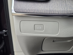 Volvo XC90 Ultra Dark Theme B6 AWD 7-Seater 2026