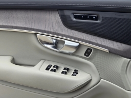 Volvo XC90 Ultra Dark Theme B6 AWD 7-Seater 2026