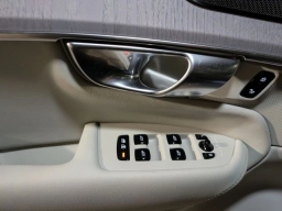 Volvo XC90 Ultra Dark Theme B6 AWD 7-Seater 2026