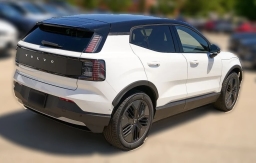 Volvo EX30 Cross Country Ultra Twin Motor AWD 2026