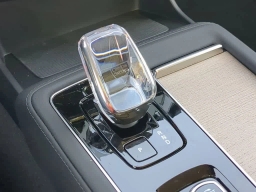 Volvo XC90 Plug-In Hybrid Plus T8 AWD 6-Seater 2026