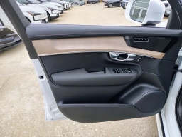 Volvo XC90 Plug-In Hybrid Plus T8 AWD 6-Seater 2026