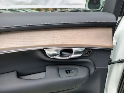Volvo XC90 Plug-In Hybrid Plus T8 AWD 6-Seater 2026