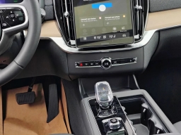 Volvo XC90 Plug-In Hybrid Plus T8 AWD 6-Seater 2026